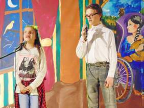 Pokaż zdjęcie: Uczestnicy XIII Powiatowego Przeglądu Piosenki Osób Niepełnosprawnych „Złoty Słowik” 