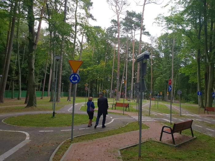 Pokaż zdjęcie: Alejki Miasteczka Ruchu Drogowego 