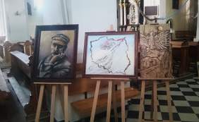 Pokaż zdjęcie: Wystawa w Parafii pw. Narodzenia Najświętszej Maryi Panny w Piwnicznej – Zdroju