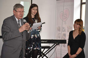 Pokaż zdjęcie: wystąpienie Dyrektora Oddziału Łódzkiego PFRON Władysława Skwarki oraz podziękowania dla organizatorów projektu