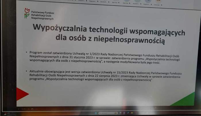 Pokaż zdjęcie: Zdjęcie monitora na którym wyświetlany jest slajd z prezentacji