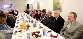 Pokaż zdjęcie: Uczestnicy Wigilijnego Spotkania Ostrowskich Spółdzielni Inwalidów