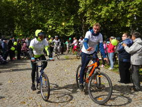 Uczestnicy finału akcji "Nakręceni na pracę-rowerem przez Podkarpacie"