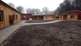 Pokaż zdjęcie: Budynki Zakładu Aktywności Zawodowej 