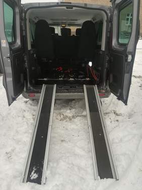 Pokaż zdjęcie: Mikrobus dla Specjalnego Ośrodka Szkolno-Wychowawczego w Bartoszycach