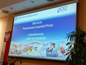Pokaż zdjęcie: W Auditorium Novum Uniwersytetu Technologiczno-Przyrodniczego w Bydgoszczy odbyła się druga edycja konferencji pn. „Stop wypadkom”