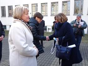 Pokaż zdjęcie: Uroczystość przekazania busów dla gnieźnieńskich Specjalnych Ośrodków Szkolno-Wychowawczych