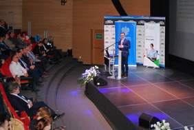 Pokaż zdjęcie: Wystąpienie Jacka Kowalczyka – dyrektora Wydziału Polityki Społecznej Małopolskiego Urzędu Wojewódzkiego w Krakowie