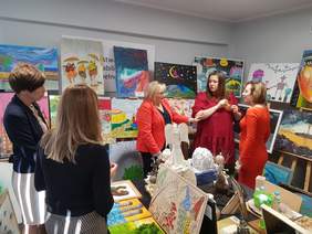 Pokaż zdjęcie: Obrady Wojewódzkiej Komisji Konkursowej XX edycji Konkursu Plastycznego „Sztuka Osób Niepełnosprawnych”