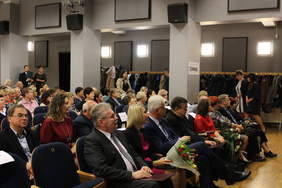 Pokaż zdjęcie: Uczestnicy uroczystości