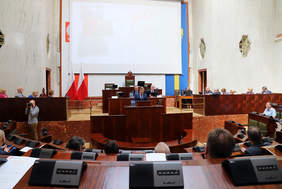 Pokaż zdjęcie: Przemówienie wojewody śląskiego Jarosława Wieczorka