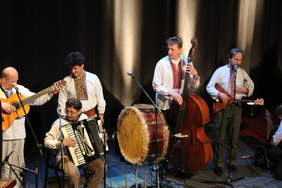 Pokaż zdjęcie: Kapela Drewutnia