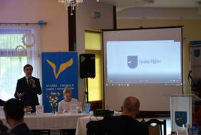 Pokaż zdjęcie: Przywitanie gości przez Wójta Gminy Mstów 