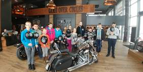 uczniowie SOSW w Mrowli