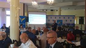 Pokaż zdjęcie: Dyrektora Śląskiego Oddziału PFRON - Jan  Wroński podczas wystąpienia 