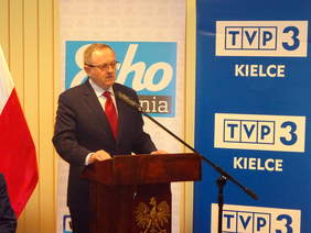 Pokaż zdjęcie: Dyrektor Andrzej Michalski prowadzi konferencję