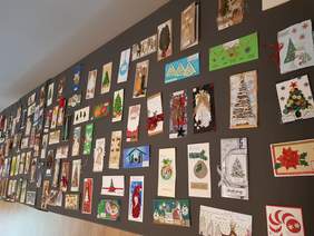 Pokaż zdjęcie: Wystawa kartek bożonarodzeniowych zgłoszonych do V edycji Konkursu Oddziału Wielkopolskiego PFRON