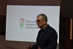 Pokaż zdjęcie: Powitanie uczestników spotkania przez Dyrektora Oddziału