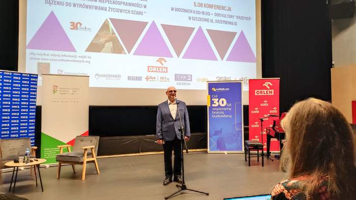 Pokaż zdjęcie: Prezes Fundacji Marek Kalbarczyk