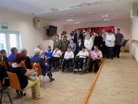 Uczestnicy Dnia Rodziny w WTZ w Szumowie.