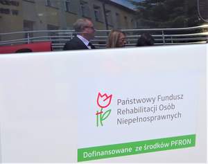 Na zakup pojazdu samorząd gminy pozyskał dofinansowanie ze środków PFRON