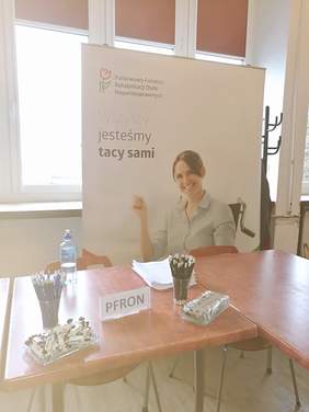 Pokaż zdjęcie: Stoisko PFRON