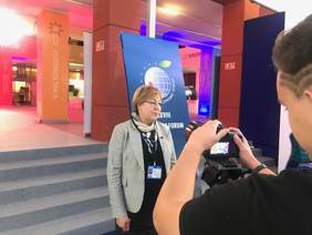 Pokaż zdjęcie: Dyrektor Marta Mordarska podczas Forum Ekonomicznego w Krynicy-Zdrój