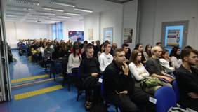 Pokaż zdjęcie: Licznie zgromadzeni uczestnicy konferencji 