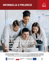 Na zdjęciu cztery osoby wspólnie korzystają z laptopa i tabletu, a w tle widoczne są graficzne elementy nawiązujące do nowych technologii i sztucznej inteligencji.