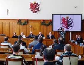 Uczestnicy Specjalnej Sesji na sali sesyjnej Urzędu Marszałkowskiego w Toruniu