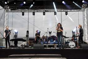 Pokaż zdjęcie: Scena Polibuda Open Air 