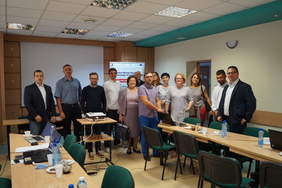 Pokaż zdjęcie: Pracownicy PCPR w Koninie, pracownicy z PFRON oraz delegacje pracowników firmy AVILITY podczas wrażania Systemu SOW.