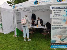 Pokaż zdjęcie: Punkt informacyjny PFRON