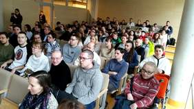 Pokaż zdjęcie: Uczestnicy panelu dyskusyjnego dotyczącego sportu osób niepełnosprawnych na Uniwersytecie Ekonmicznym w Poznaniu