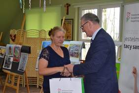 Pokaż zdjęcie: Nagradzanie laureatów