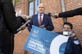 Pokaż zdjęcie: Od 1 czerwca br. niepełnosprawni mieszkańcy Torunia będą mogli składać wnioski o wydanie Toruńskiej Karty Osób z Niepełnosprawnością