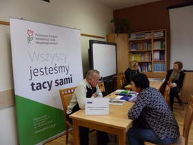 Pokaż zdjęcie: Stoisko informacyjne PFRON