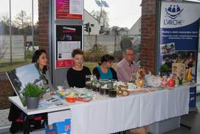 Pokaż zdjęcie: Stoisko Fundacji L`Arche