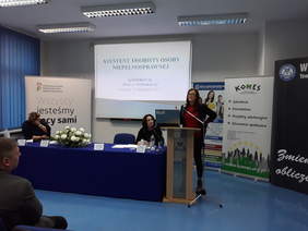 Pokaż zdjęcie: Wystąpienie Dyrektor PCPR w Policach Beaty Karlińskiej