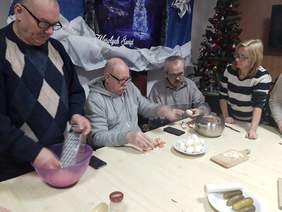 Pokaż zdjęcie: „Warsztaty gospodarstwa domowego” w Towarzystwie Osób Niesłyszących „TON” z Poznania