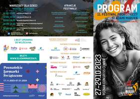 Pokaż zdjęcie: W lewym, górnym rogu, na tle górskiego krajobrazu przedstawiony został program XI edycji Festiwalu Podróżniczego Śladami Marzeń oraz lista atrakcji towarzyszących wydarzeniu. Poniżej widoczne są logotypy: partnerów strategicznych, partnera organizacyjnego, partnera społecznego, patronów honorowych i medialnych oraz pozostałych partnerów Festiwalu. Dodatkowo widnieje także informacja o sposobie nabycia biletów, jak również reklama promująca Poznańskie Jarmarki Świąteczne. Po prawej stronie można dostrzec natomiast zdjęcie uśmiechniętej kobiety, logotyp wraz z terminem i miejscem Festiwalu Podróżniczego Śladami Marzeń, jak również link kierujący do strony internetowej wydarzenia.