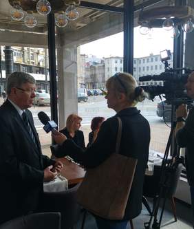 Pokaż zdjęcie: wywiad Dyrektora Oddziału Łódzkiego PFRON Władysława Skwarki