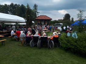 Pokaż zdjęcie: Uczestnicy VII Dożynkowego Spotkania Integracyjnego w Zebrzydowicach