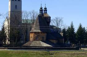 Zabytkowy, drewniany kościól w Haczowie