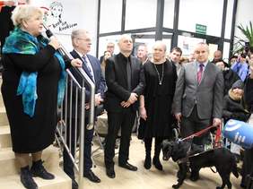 Pokaż zdjęcie: Maria Król Przewodnicząca Stowarzyszenia ,,Krok za krokiem oraz zaproszeni goście