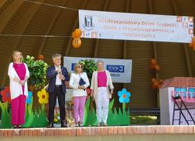 Pokaż zdjęcie: Okolicznościowe przemówienia 