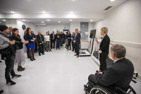 Pokaż zdjęcie: Osoby zaproszone na otwarcie Centrum Rehabilitacji