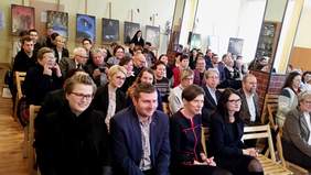 Pokaż zdjęcie: Uczestnicy konferencji w Szamotułach pt.: „Spółdzielnie socjalne jako sposób na przeciwdziałanie bierności zawodowej osób niepełnosprawnych”