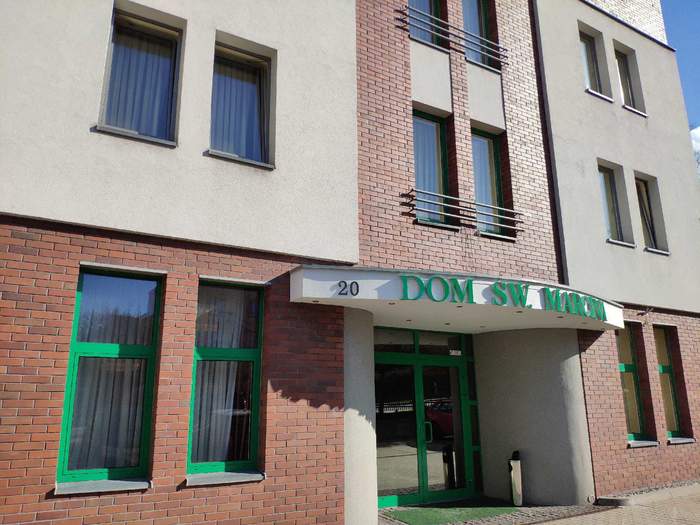 Pokaż zdjęcie: Budynek zakładu