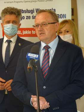 Pokaż zdjęcie: Dyrektor Andrzej Michalski przemawia